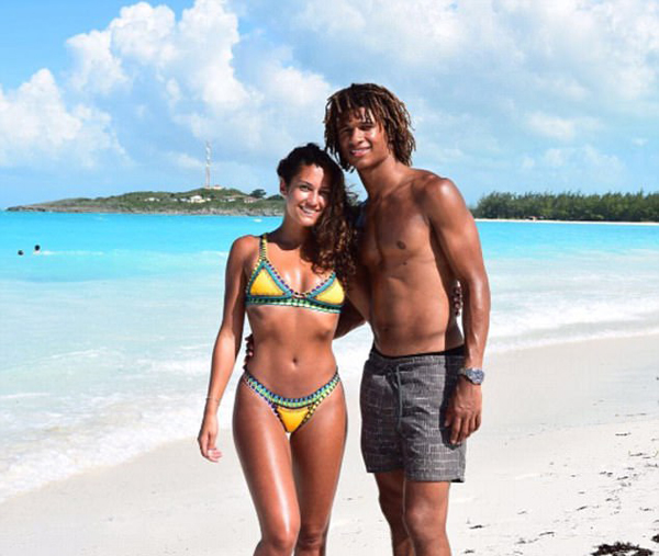 Nathan Ake (Chelsea) và cô bạn gái Kaylee Ramman đang có thời gian vui vẻ ở Bahamas