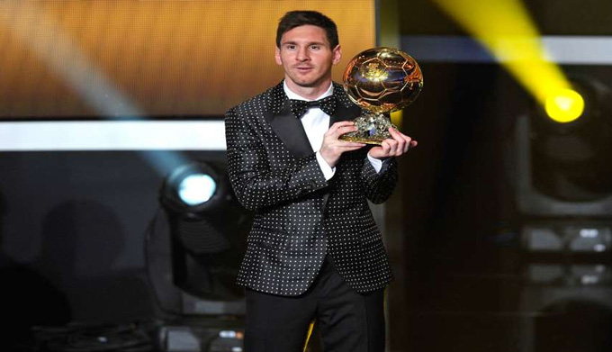 Tháng 1/2013, Messi đoạt Quả bóng vàng lần thứ 4 liên tiếp