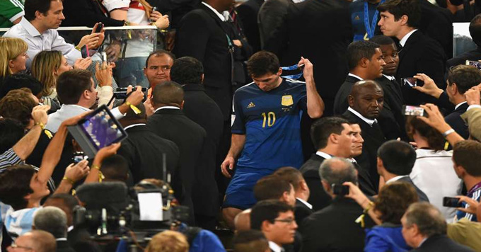Tháng 7/2014, Messi cùng Argentina thất bại ở trận chung kết World Cup