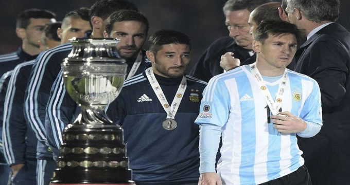Tháng 7/2015, Argentina của Messi thất bại trong trận chung kết Copa America trước Chile