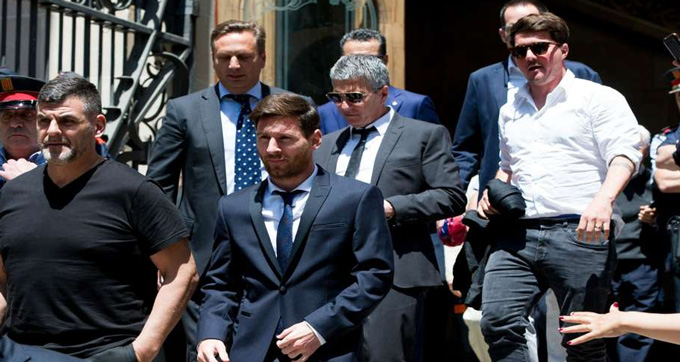 Tháng 6/2016, Messi bị kết tội trốn thuế, nhận án 21 tháng tù treo