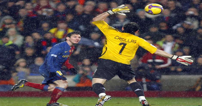 Tháng 12/2008, bàn thắng của Messi giúp Barca thắng 2-0 trong trận gặp Real