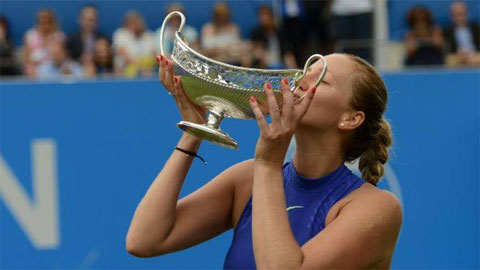 Kvitova vô địch Aegon Classic sau 6 tháng bị đâm