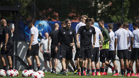 U21 Đức tích cực tập luyện chuẩn bị cho trận bán kết U21 châu Âu với U21 Anh