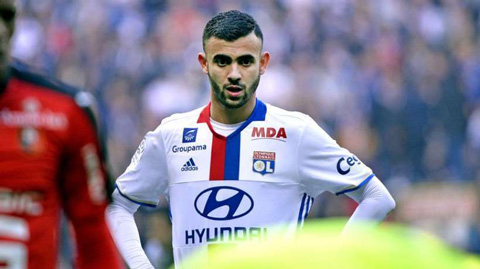 Rachid Ghezzal (Olympique Lyon): Từ chỗ là phát hiện của mùa 2015/16 với 8 bàn thắng và 8 đường chuyền thành bàn, tiền vệ người Algeria sa sút thảm hại ở mùa vừa qua