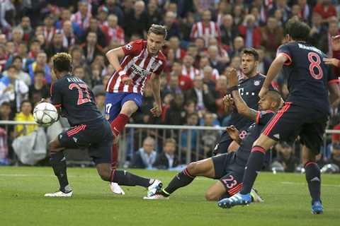Saul từng một mình xé toang hàng thủ Bayern