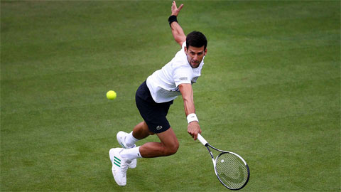 Djokovic thắng trận đầu ở Eastbourne