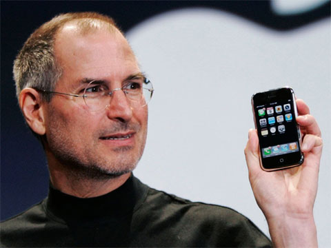 Steve Jobs là người thay đổi ngành công nghiệp smartphone với chiếc iPhone 2G