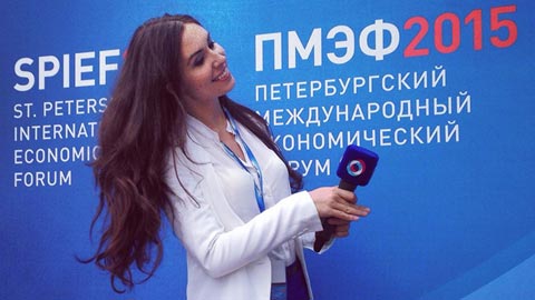Nữ phóng viên Yekaterina vừa bị rằng Maradona trắng trợn gạ tình