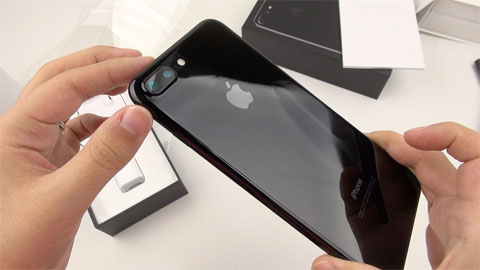 iPhone 7 Plus Jet Black bản 256GB bị mất giá tới 6 triệu đồng