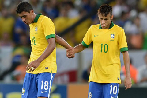 Neymar kêu gọi Paulinho gia nhập Barca