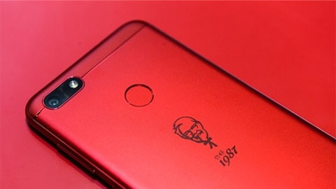 'Gà rán' KFC bất ngờ ra mắt smartphone giá rẻ