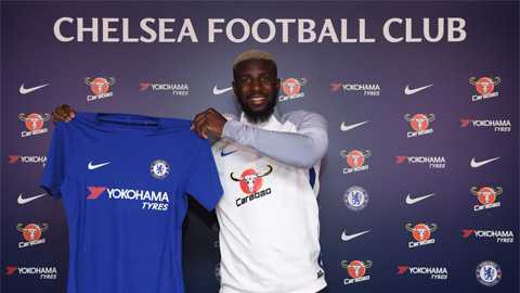 Chelsea mua xong Bakayoko, trao áo số 14