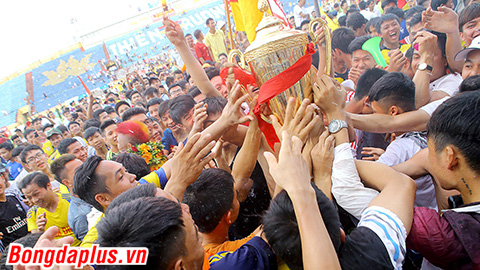 Nam Định trở lại V.League: Ngày về của một tượng đài