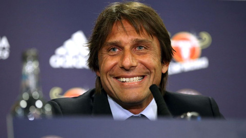 HLV Conte thừa nhận từng muốn rời Chelsea