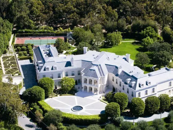 Căn biệt thự có tên The Manor nằm tại California có giá trị 200 triệu euro, chỉ hơn số tiền Real dự tính chi ra đề mua Mbappe 15 triệu euro