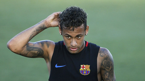 Đánh nhau với đồng đội ở Barca, Neymar tiến gần hơn đến PSG