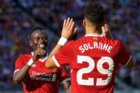 Solanke tỏa sáng với bàn mở tỷ số cho Liverpool