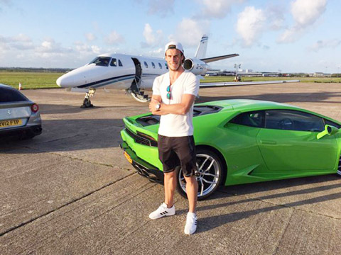 Gareth Bale buồn vì xây sân mà không được đá, có Lamborghini mà không được lái