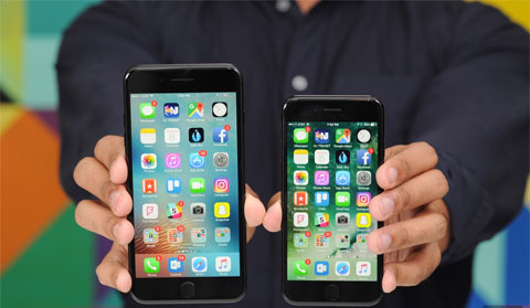Mặc dù bị chỉ trích rất nhiều nhưng iPhone 7 và iPhone 7 Plus vẫn bán được tới 200 triệu chiếc trong vòng 1 năm qua