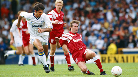 Leeds giành Siêu cúp nước Anh năm 1992 nhưng kết thúc mùa giải ở tận vị trí thứ 17