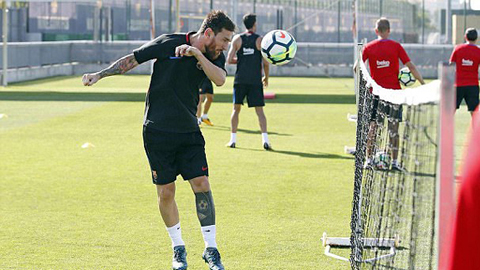 Barca vui vẻ tập luyện dù không còn Neymar