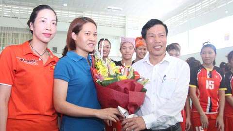 Bộ trưởng Bộ VH-TT&DL Nguyễn Ngọc Thiện thăm và động viên Đoàn TTVN
