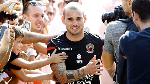 Nice chiêu mộ Sneijder: Xây ước mơ bằng những viên gạch cũ
