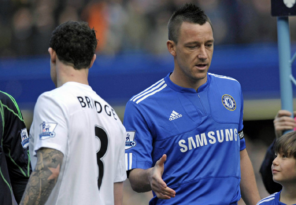 Mùa giải 2009/10: Ngoại hạng Anh rúng động bởi scandal trung vệ thủ quân John Terry của Chelsea vụng trộm với bạn gái của chiến hữu Wayne Bridge. Ở trận đấu giữa Chelsea và Man City sau đó, Bridge đã không thèm bắt tay Terry