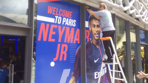 Chưa đá, Neymar đã  “ghi bàn” liên tục cho PSG