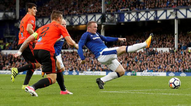 Rooney ghi bàn mở màn mùa giải 2017/18 cho Everton