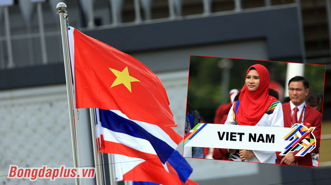 Quốc kỳ Việt Nam đã tung bay trên bầu trời Malaysia