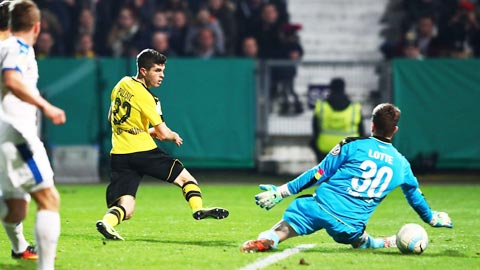 Vòng 1 Bundesliga: Dortmund khởi đầu ấn tượng
