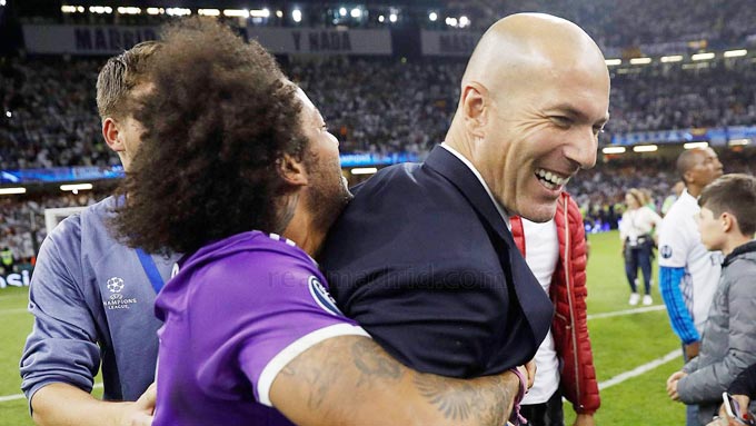 Real Madrid & nụ cười cho ngày ngẩng cao đầu