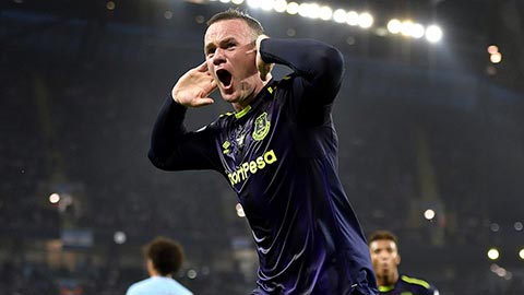 Sau 5 năm, Rooney lại khiến fan ruột Man City sôi máu