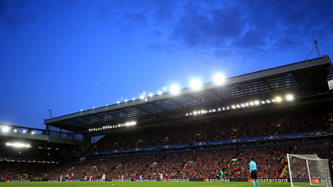 CĐV Liverpool đã tạo ra bầu không khí cuồng nhiệt trên sân Anfield