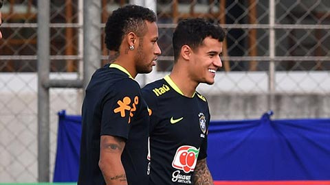 Coutinho và Neymar trong buổi tập của ĐT Brazil