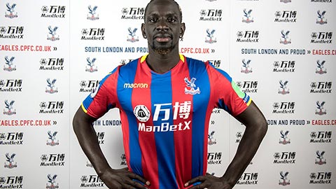 Crystal Palace giải cứu thành công Mamadou Sakho