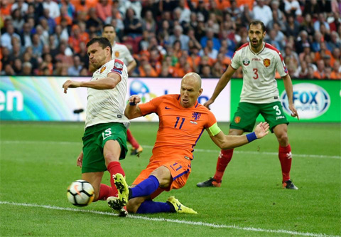 Hà Lan đã thắp lại hy vọng vượt qua vòng loại sau chiến thắng quan trọng trước Bulgaria