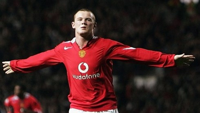 Wayne Rooney ăn mừng 1 trong 3 bàn thắng đầu tiên cho M.U trước Fenerbahce năm 2004