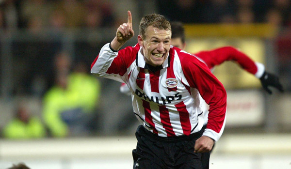 Cầu thủ chạy cánh Arjen Robben ra mắt Champions League trong trận PSV thua 1-3 trước Dortmund ở mùa giải 2001/02