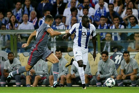 Porto (phải) nhận thất bại bất ngờ trước Besiktas trên nhà