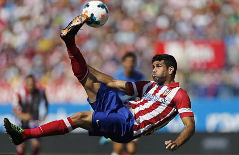 Costa được tập luyện nhưng không được phép thi đấu