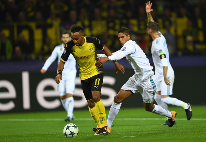 Dortmund ép sân trong khoảng hơn 10 phút đầu trận