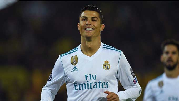Cristiano Ronaldo xứng danh huyền thoại