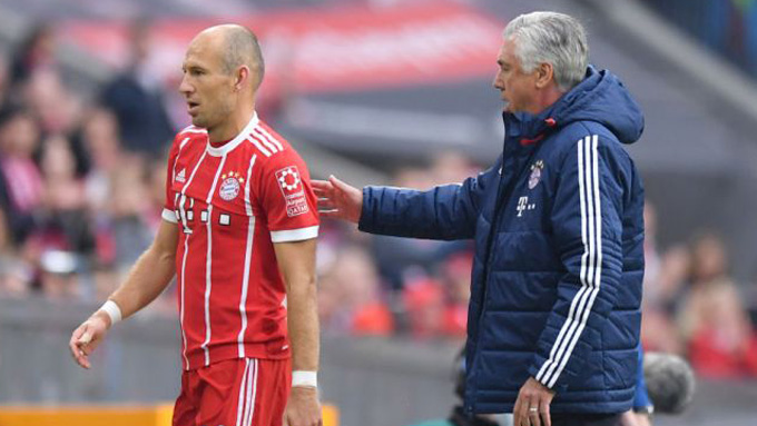 Robben từ chối bênh vực Ancelotti sau thảm bại