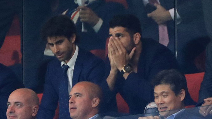 Diego Costa ôm mặt thất vọng vì Atletico để thua Chelsea