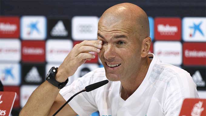 Zidane thờ ơ với tương lai của Ronaldo