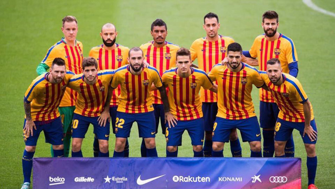 Hình ảnh các cầu thủ Barca trước trận đấu
