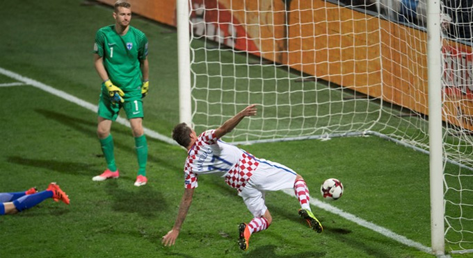 Bàn thắng của Mandzukic không đủ giúp Croatia giành trọn 3 điểm
